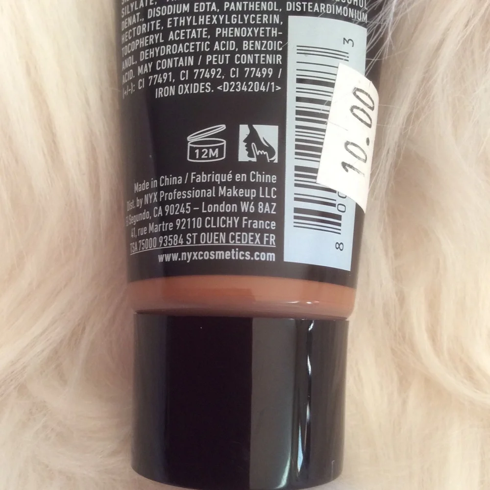 NWT NYX Born To Glow Foundation